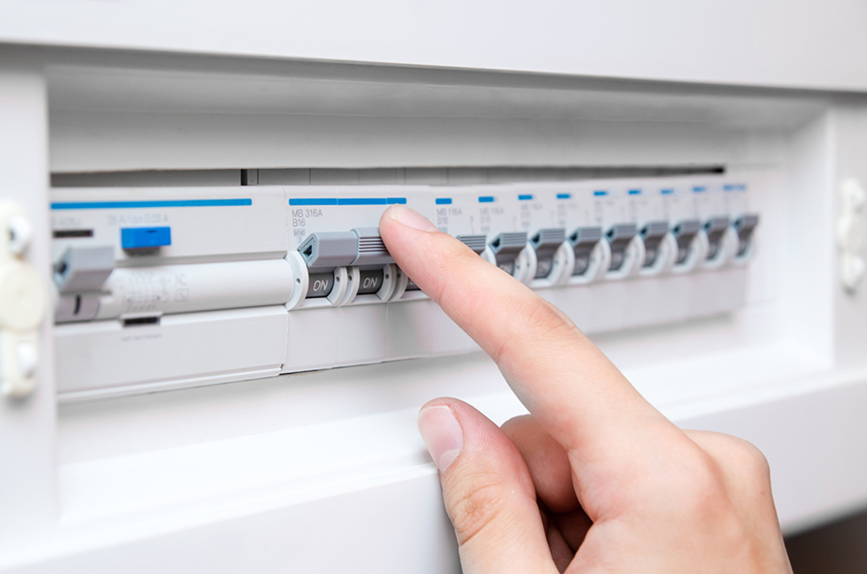 Elektro­installation bei Peike Elektrotechnik in Sulzbach am Taunus